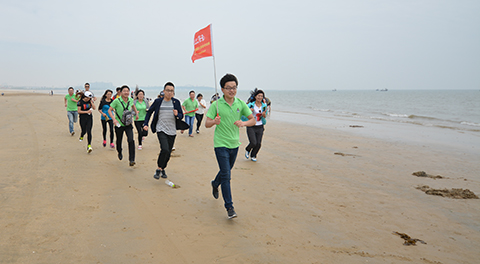銀灘相伴，夢想放飛