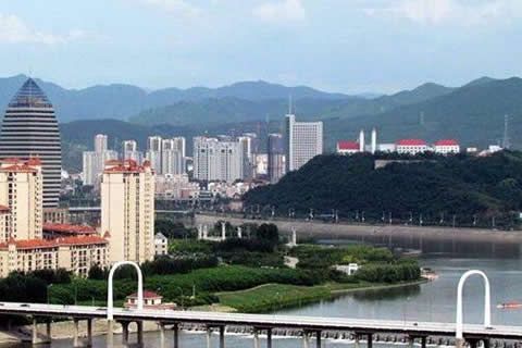 華全動(dòng)力：本溪藏著世界最小湖，你想去嗎？