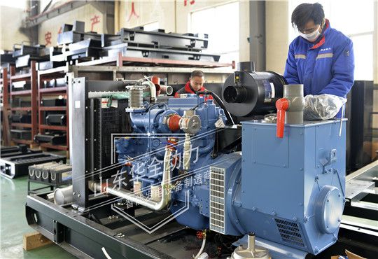 大雪紛飛慶來年，加緊生產(chǎn)迎新年，華全發(fā)電機(jī)組有序生產(chǎn)