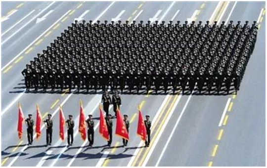 建軍節！你守衛國家，我們守護你，華全致敬最可愛的人！