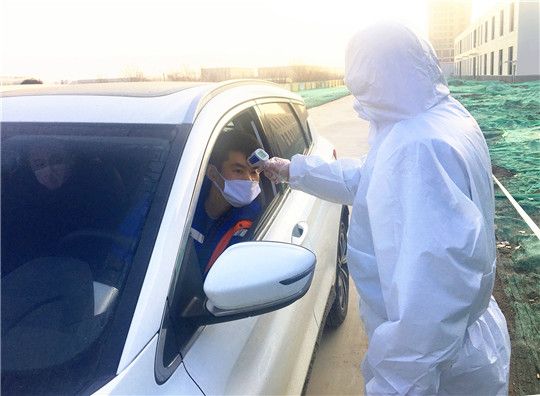 華全黨員同志堅守崗位、靠前指揮，深入疫情防控第一線，及時掌握疫情