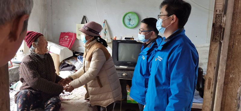 華全集團(tuán)黨支部走訪(fǎng)慰問(wèn)永寧官莊村老人